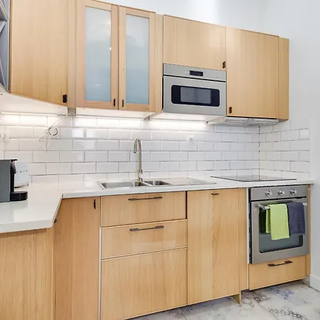 Beautiful 2br High Ceiling/50m From Timeout Market Διαμέρισμα *