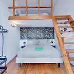 Beautiful 2br High Ceiling/50m From Timeout Market * 리스본