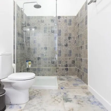 Beautiful 2br High Ceiling/50m From Timeout Market Lissabon