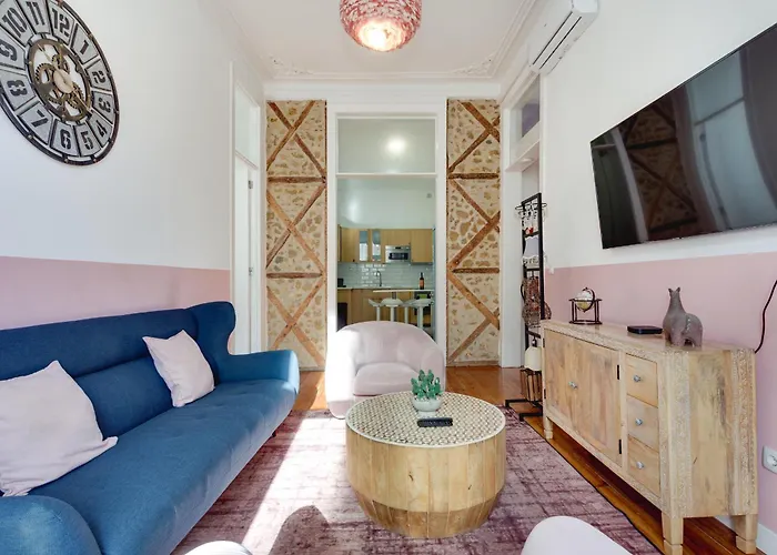 Beautiful 2br High Ceiling/50m From Timeout Market * Lisboa