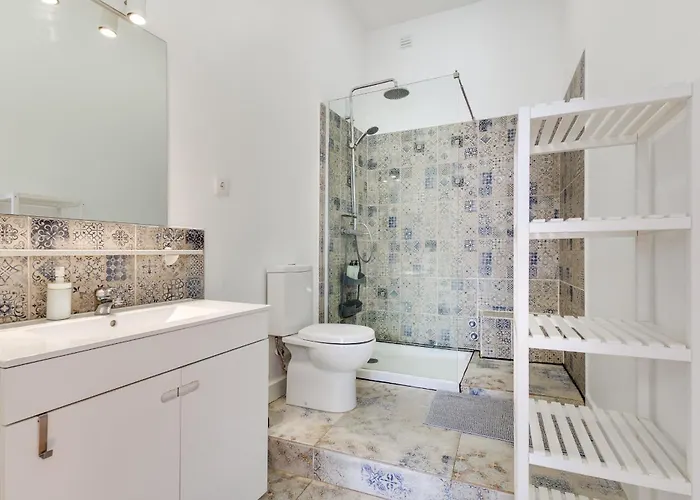 Beautiful 2br High Ceiling/50m From Timeout Market