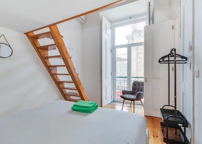 Beautiful 2br High Ceiling/50m From Timeout Market
