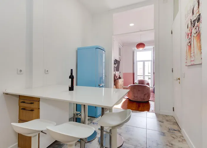 Beautiful 2br High Ceiling/50m From Timeout Market Apartman Lisboa