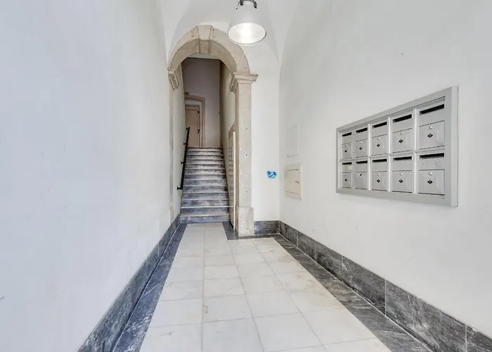 Beautiful 2br High Ceiling/50m From Timeout Market Apartman Lisboa