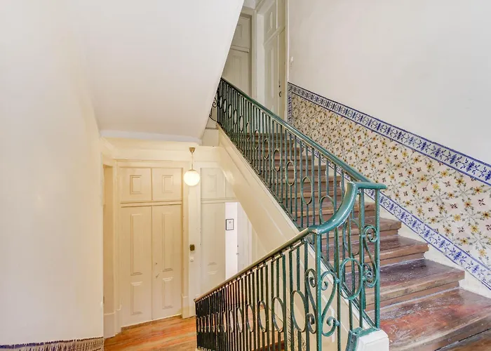 Beautiful 2br High Ceiling/50m From Timeout Market Apartman Lisboa