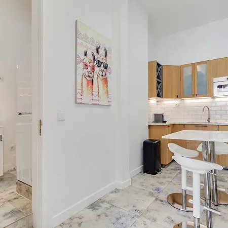 Beautiful 2br High Ceiling/50m From Timeout Market Apartment *