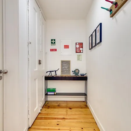 Apartment Beautiful 2br High Ceiling/50m From Timeout Market *