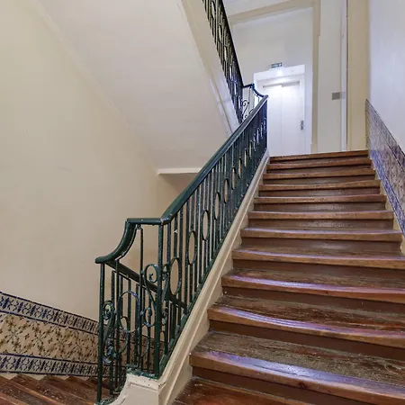 Apartment Beautiful 2br High Ceiling/50m From Timeout Market