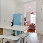 Beautiful 2br High Ceiling/50m From Timeout Market アパート リスボン