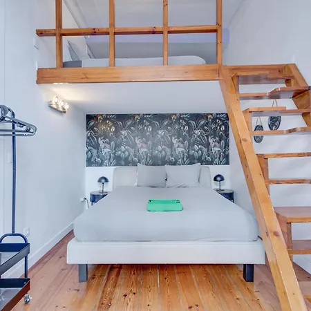 Beautiful 2br High Ceiling/50m From Timeout Market * Lissabon